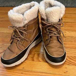 Sorel women’s Explorer Carnival waterproof boots size 7.5